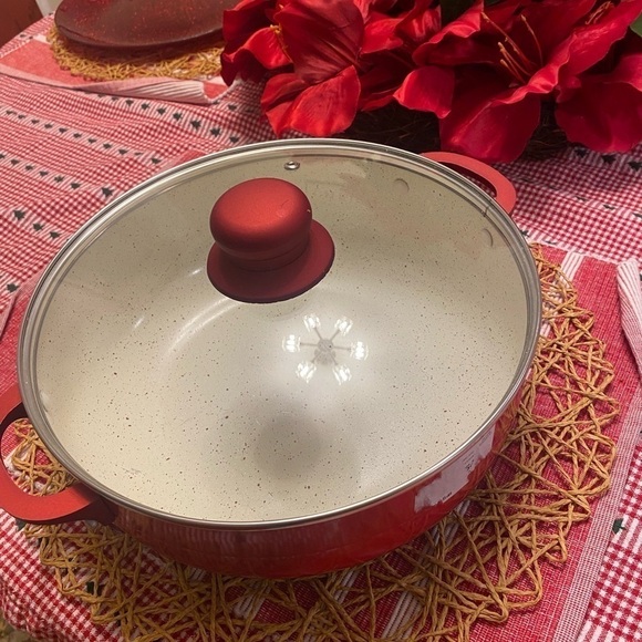 NWT 5 Quart Caldero Cook Prep & Eat Red Non-Stick Casserole Dish with Lid - Picture 4 of 8